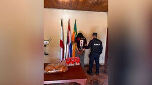 Adolescente argentino es aprehendido tras hurtar merienda escolar Carlos Antonio López