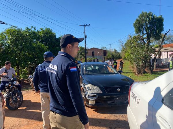 Recuperan vehículo robado tras persecución en Caaguazú