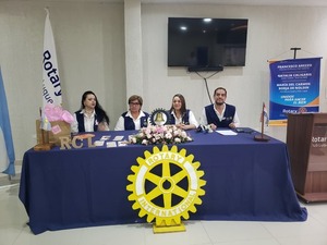 Rotary donó prótesis mamarias a mujeres con cáncer •