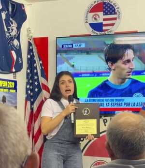 Popular / ¡Mily Brítez recibió reconocimiento en New York de la APF y la llevan al mundial!