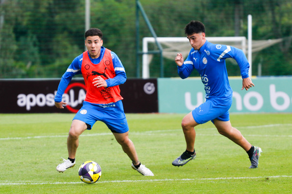 Práctica de fútbol para la Sub 20