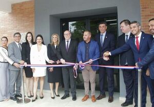 El presidente Diesel y el ministro Ríos inauguraron sede del Juzgado de Paz de Minga Porã