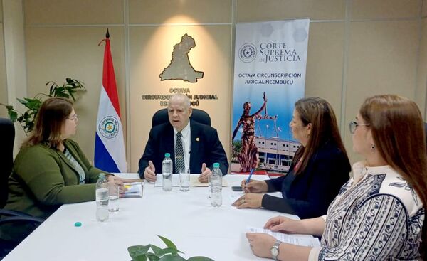 Ministro Benítez Riera llevó a cabo jornada de trabajo en Pilar