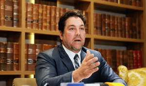 Óscar Tuma renuncia a seguir como abogado del hijo de “Lalo” Gomes - Noticiero Paraguay