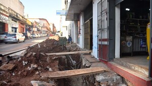 Interminables obras de cableado subterráneo en el microcentro generan molestias a vecinos