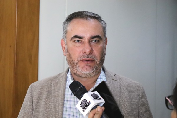Ever Villalba propone ley para garantizar paridad de género en listas electorales