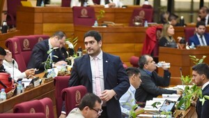 Diputado colorado pide renuncia de Hernán Rivas: “Avergüenza todos los días al partido”