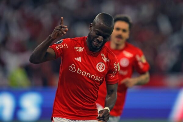Versus / Enner Valencia deja el Inter de Porto Alegre para jugar en el Pachuca