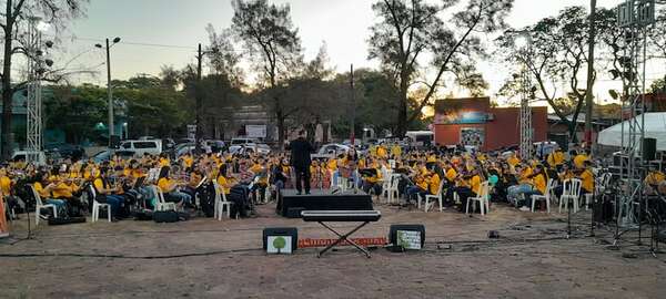 AUDIO. Alumnos del conservatorio de la UCA se presentan este sábado en calle Palma - Momento Justo - ABC Color