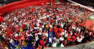 La Nación / Multitudinaria fiesta colorada refuerza la misión de unir a todo el partido en Ciudad del Este