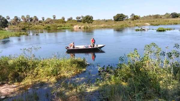 Sigue búsqueda de hombre que desapareció en el arroyo Yacaré en Ñeembucú