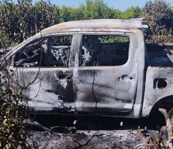 Popular / ¡Macabro! Hallaron camioneta incinerada con un cuerpo dentro