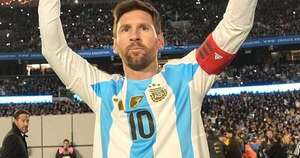La Nación / Messi se retira como el goleador
