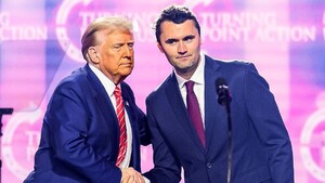 Trump asocia crimen de influencer conservador con “izquierda radical”
