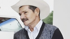 Anticipando a la muerte, tenía su cajón en su pieza