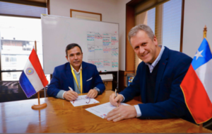 Chile y Paraguay firman acuerdo para modernizar el transporte público y reforzar la sostenibilidad vial - Amigo Camionero