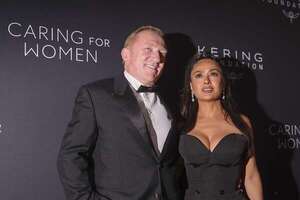 Salma Hayek fue anfitriona de la gala benéfica Caring for women que convocó a las celebridades en Nueva York - Gente - ABC Color
