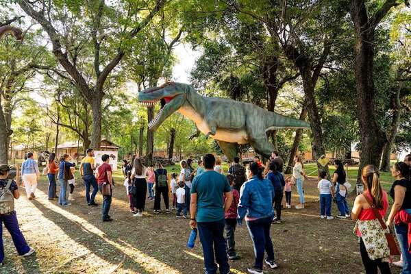 Dino Aventura: los niños ingresan gratis para festejar clasificación de la Albirroja - Cultura - ABC Color