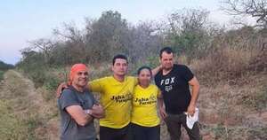 La Nación / Militares rescataron a cuatro viajeros varados en el Chaco