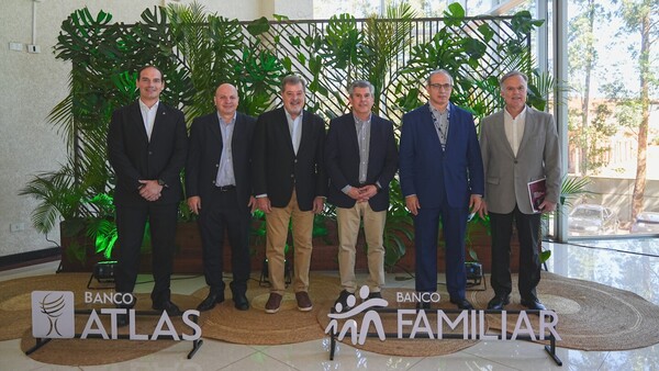 Expo Paraguay-Brasil 2025: Impulsan conversatorio sobre la industria como motor del desarrollo