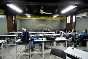 Alumnos no dieron castellano en todo el año, por falta de docentes, denuncian - Nacionales - ABC Color