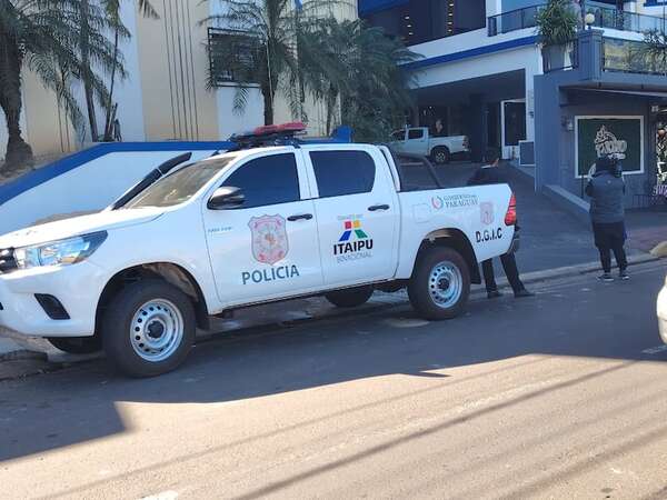 Investigan identidad de hombre hallado calcinado en una camioneta en Cambyretá - Policiales - ABC Color