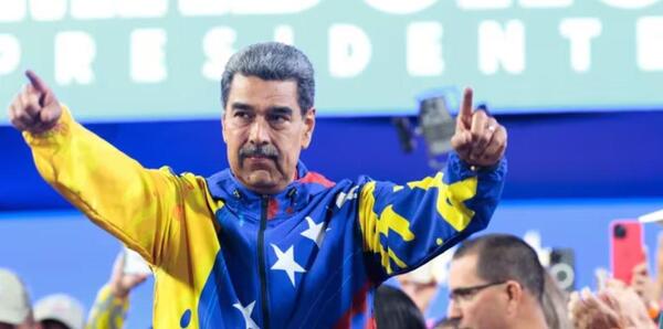Maduro convoca al chavismo para preparar "lucha armada"