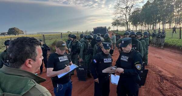 La Nación / Denuncian atropello con una orden de desalojo irregular