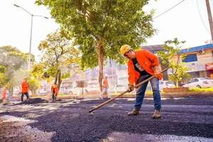 Tras reclamos, inician bacheo en dos avenidas de Ciudad del Este - ABC en el Este - ABC Color
