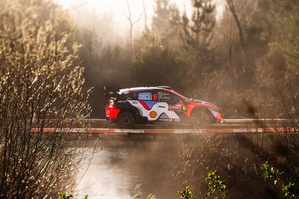 Versus / Fourmaux lidera la primera etapa del Rally de Chile luego del abandono de Ott Tänak