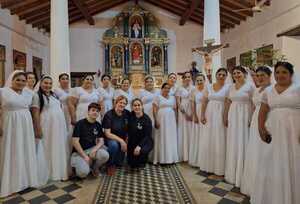 Popular / Viva los novios: ¡104 parejas dan el sí en casorio comunitario!