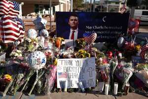 El cuerpo de Charlie Kirk llega a Arizona escoltado por fuerzas de EEUU y entre homenajes - Mundo - ABC Color