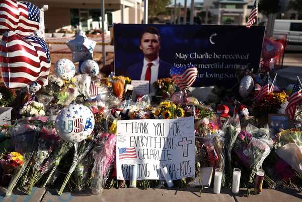 El cuerpo de Charlie Kirk llega a Arizona escoltado por fuerzas de EEUU y entre homenajes - Mundo - ABC Color