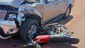 Madre e hija a bordo de una motocicleta mueren tras ser embestidas por una camioneta