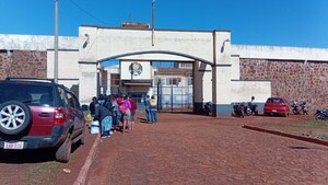 Estaba por salir de prisión, pero por una orden de captura no pudo ni cruzar el portón