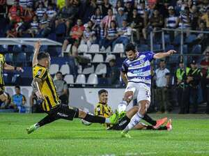 2 de Mayo 1-Guaraní 0: El Gallo frena al puntero - Fútbol - ABC Color