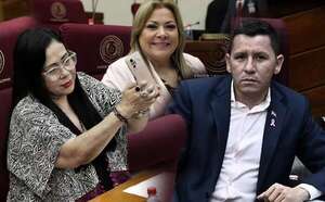 Bloque opositor evalúa denuncia penal y expulsión de tres senadores cartistas  - Política - ABC Color