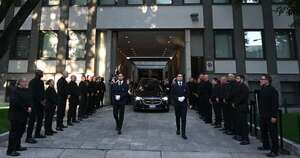 La Nación / Testamento de Armani pide vender sus acciones a un gigante del lujo