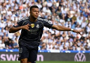 Versus / El Real Madrid logra una sufrida victoria ante la Real Sociedad 