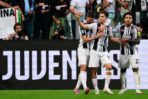 Versus / Juventus remonta al Inter en el clásico de Italia y es líder