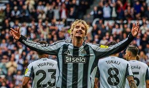 Versus / Newcastle sonríe de la mano de su fichaje récord