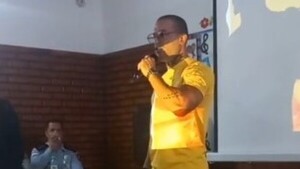Psicólogos advierten sobre los riesgos de charlas motivacionales sin respaldo profesional