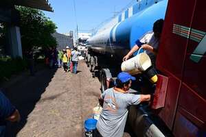 Presidente de la Essap asegura que combustible vertido en el arroyo Itay no afectará al servicio - Nacionales - ABC Color