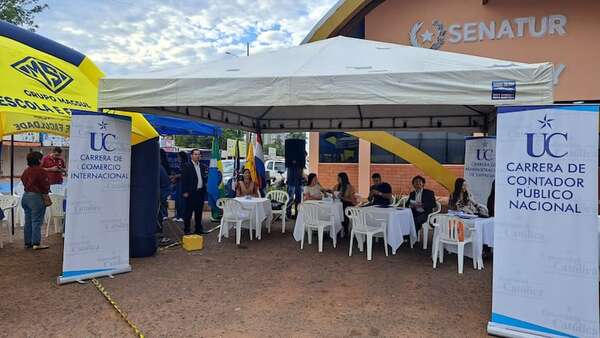 Universitarios brindan asesoramiento a emprendedores en la frontera entre Paraguay y Brasil - Nacionales - ABC Color