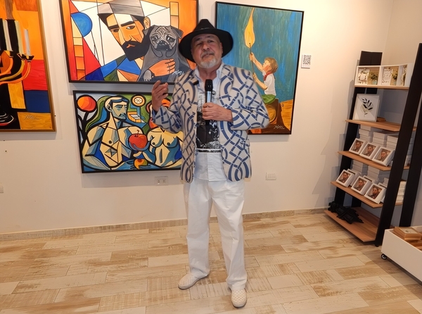 Popular / ¡Miguel Fernández y su audaz exposición de pinturas al estilo Picasso!