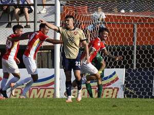 Un deslucido Ciclón sucumbe en Ka’arendy ante General Caballero JLM - Fútbol - ABC Color