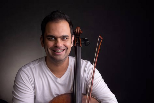 Violonchelista brasileño Rafael Cesário se presenta en Asunción