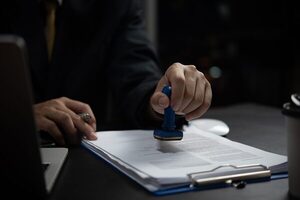 Tres escribanas imputadas con el hijo de "Lalo" Gómes - La Tribuna