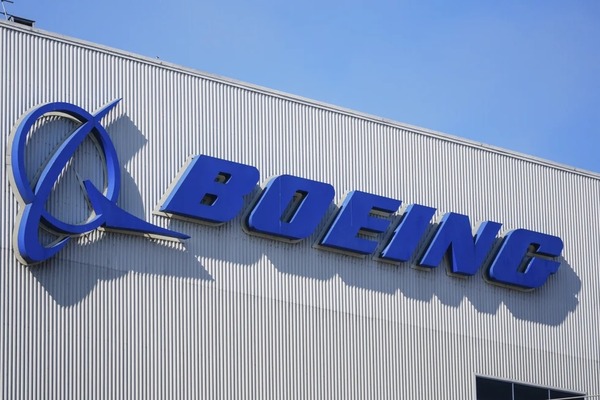 Impondrían millonaria multa a Boeing por fallas de seguridad