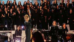 Karol G canta por la fraternidad en un memorable macroconcierto en la plaza vaticana